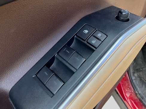 Used 2022 Toyota Highlander XLE image 20