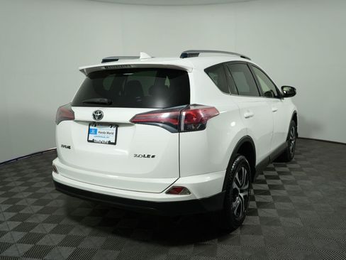 Used 2017 Toyota RAV4 LE FWD image 3