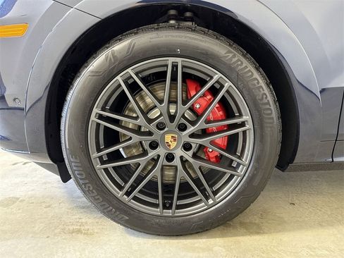 New 2026 Porsche Cayenne GTS image 13