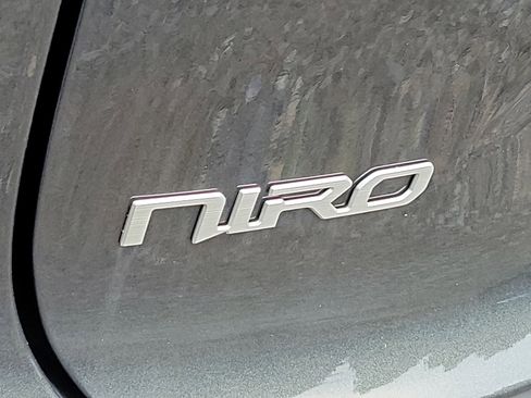 New 2025 Kia Niro EX image 18