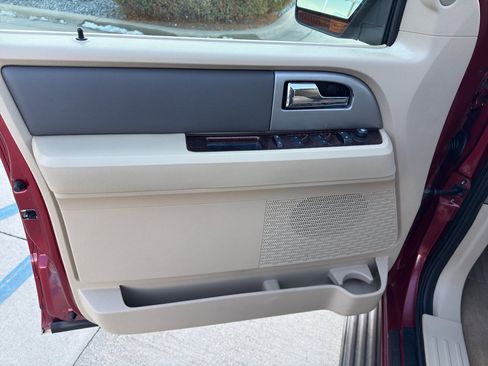 Used 2014 Ford Expedition EL XLT w/ Equipment Group 202A image 11