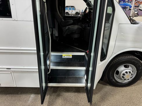 Used 2019 Chevrolet Express 3500 w/ School Bus Package image 33