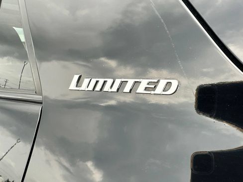 Used 2013 Toyota 4Runner Limited AWD/4WD image 4