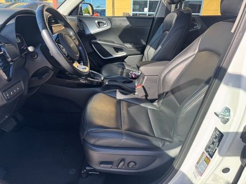 Certified 2023 Kia Soul EX FWD image 17