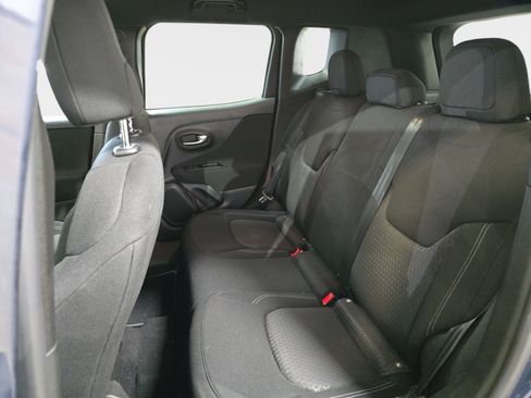 Used 2021 Jeep Renegade Latitude FWD image 11