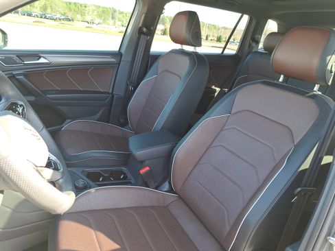 Certified 2024 Volkswagen Tiguan SEL R-Line image 15