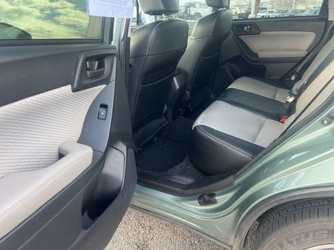 Used 2017 Subaru Forester 2.5i Premium w/ All-Weather Package image 17
