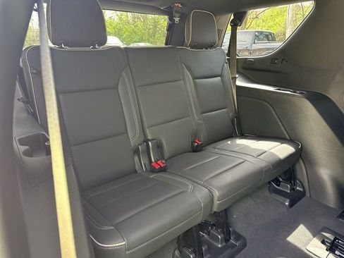 Used 2023 GMC Yukon SLT w/ SLT Premium Package AWD/4WD image 22