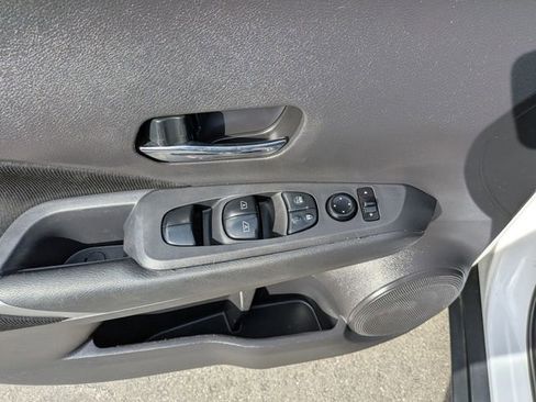 Used 2023 Nissan Kicks SV image 13