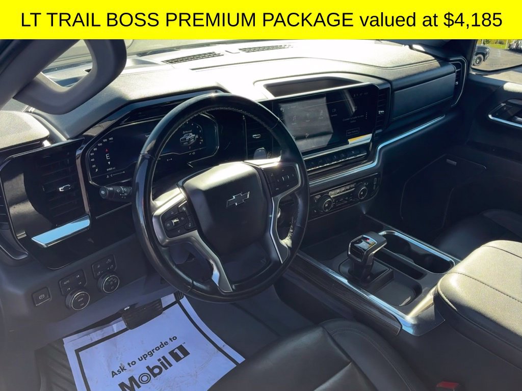 Used 2023 Chevrolet Silverado 1500 LT Trail Boss w/ LT Trail Boss Premium Package AWD/4WD image 3