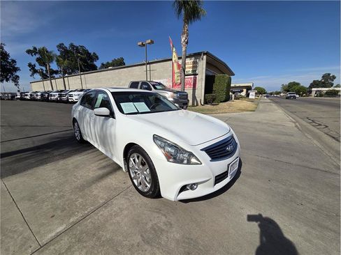 Used 2013 INFINITI G37 Journey w/ Premium Pkg RWD image 3
