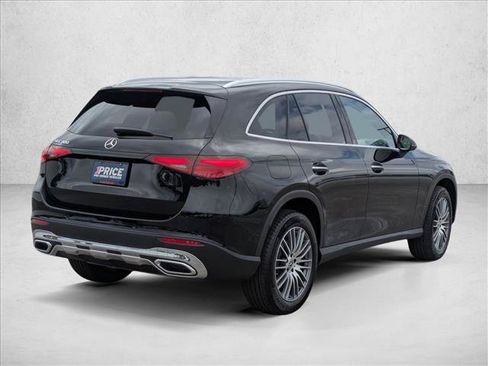 Used 2026 Mercedes-Benz GLC 300 image 2