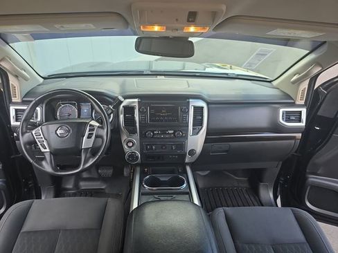 Used 2019 Nissan Titan SV w/ SV Convenience Package image 14