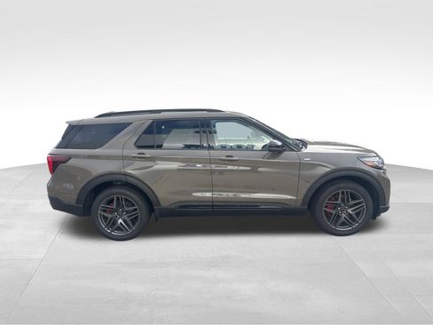 New 2026 Ford Explorer ST-Line w/ ST-Line Street Pack AWD/4WD image 7