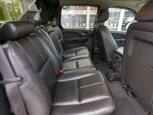 Used 2013 Chevrolet Avalanche LT AWD/4WD image 21