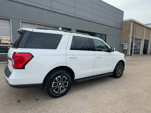 Used 2024 Ford Expedition XLT image 8