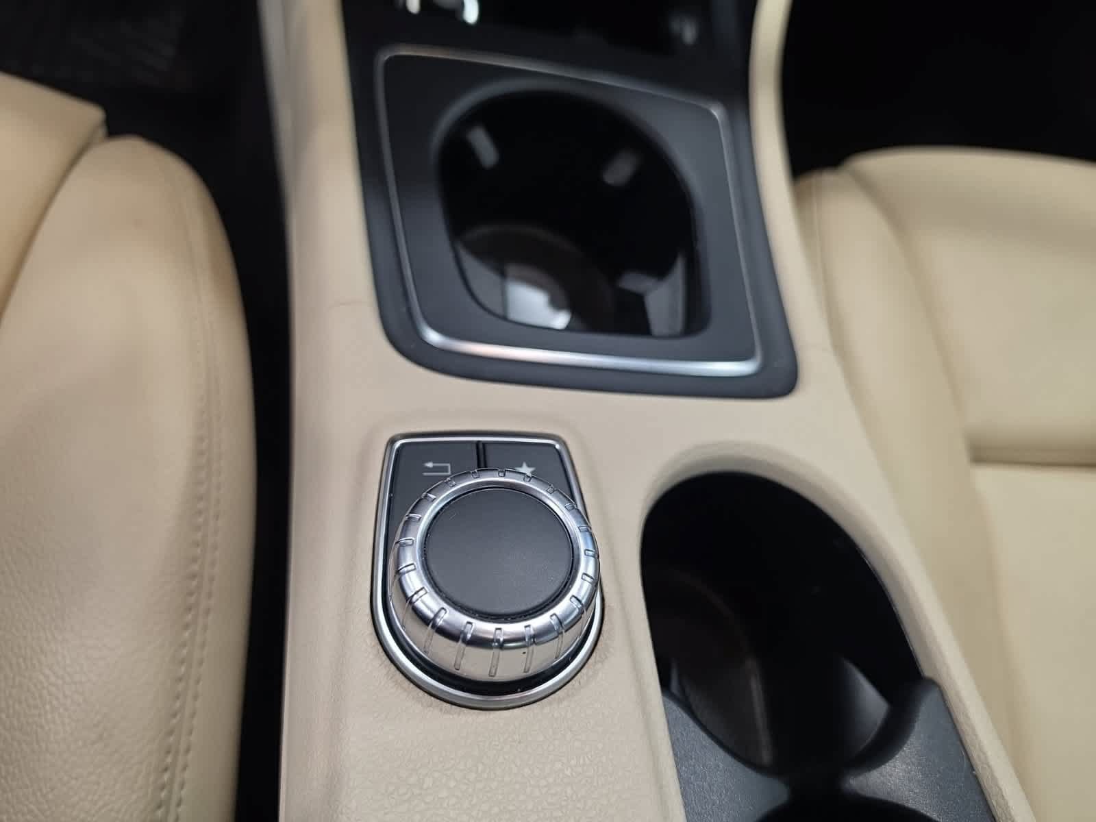 Used 2018 Mercedes-Benz GLA 250 4MATIC image 29