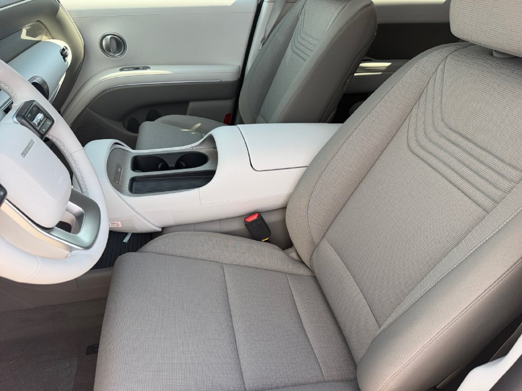 New 2027 Hyundai Palisade SE FWD image 3