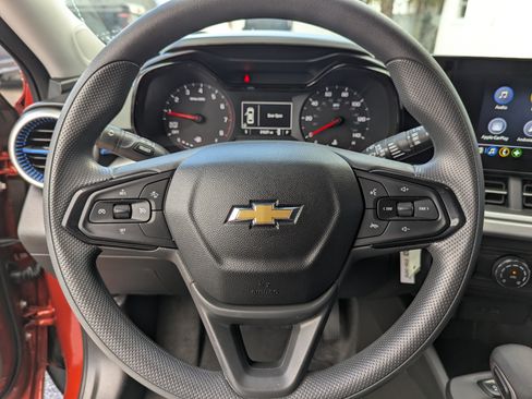 Certified 2024 Chevrolet Trax LS FWD image 29