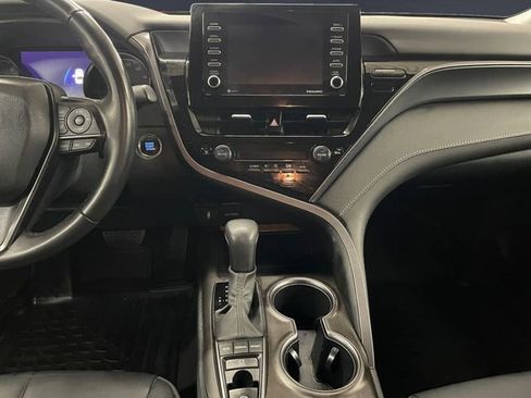 Used 2023 Toyota Camry SE w/ Cold Weather Package image 11