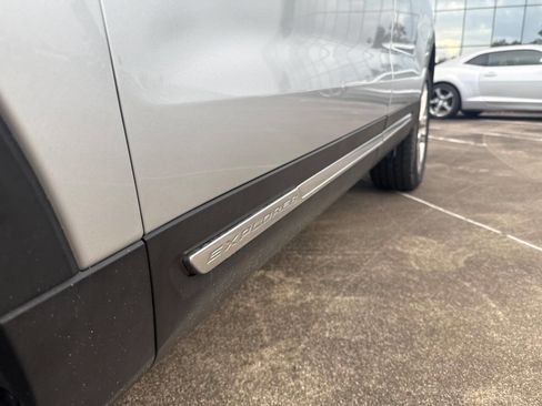 Used 2017 Ford Explorer Limited FWD image 18