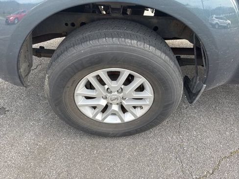 Used 2014 Nissan Frontier SV RWD image 9