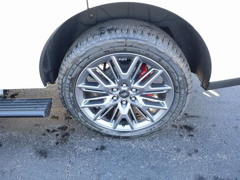 New 2025 Ford Expedition Platinum w/ Stealth Performance Package image 19