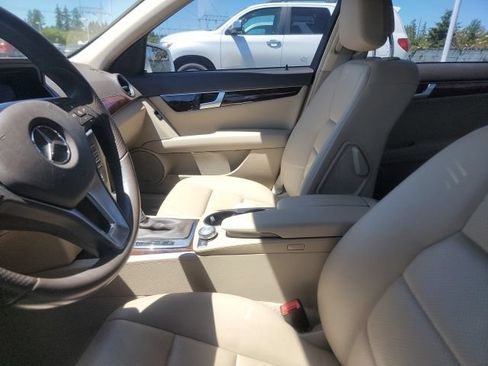 Used 2013 Mercedes-Benz C 300 4MATIC Sedan image 5