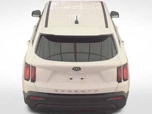 Used 2021 Kia Sorento LX FWD image 9