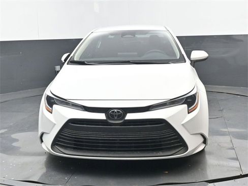 Used 2025 Toyota Corolla LE image 5