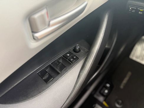 Used 2021 Toyota Corolla LE w/ Carpet Mat Package (TMS) FWD image 21