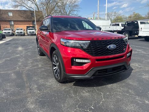 Used 2023 Ford Explorer ST image 4