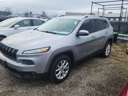 Used 2014 Jeep Cherokee Latitude w/ Cold Weather Group image 9