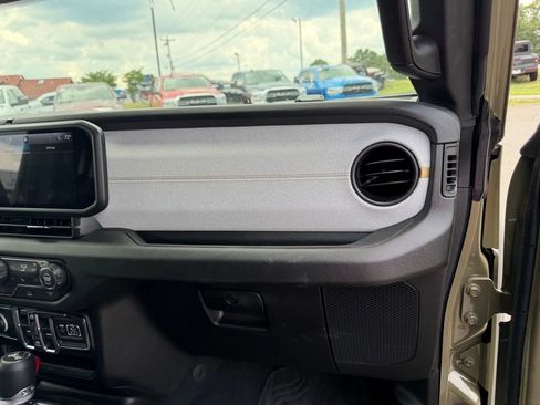 Used 2026 Jeep Wrangler Unlimited Sport AWD/4WD image 32