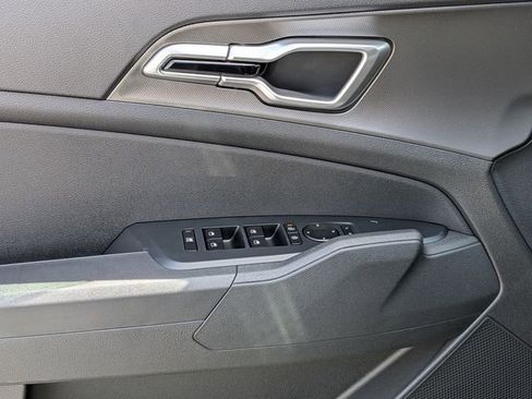 New 2026 Kia Sportage LX FWD image 11
