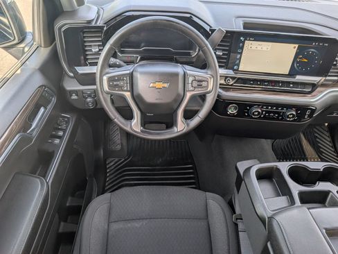 Used 2024 Chevrolet Silverado 1500 LT AWD/4WD image 17