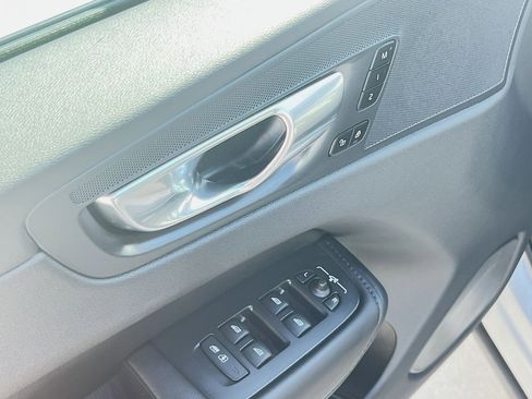 Certified 2023 Volvo XC60 B5 Plus w/ Protection Package Premier image 15