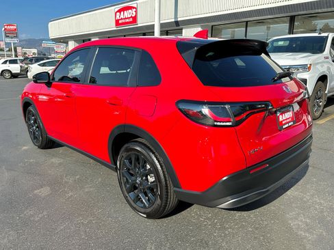 Used 2025 Honda HR-V Sport image 11