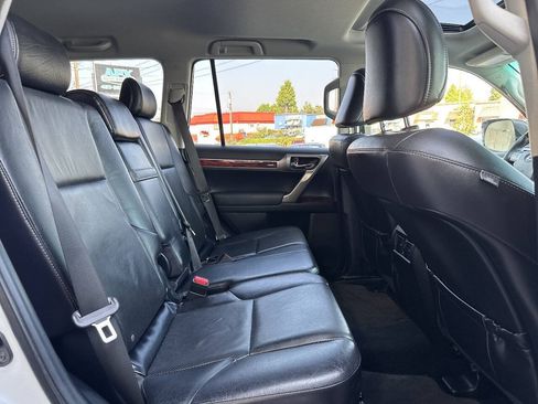 Used 2012 Lexus GX 460 w/ Convenience Pkg AWD/4WD image 19