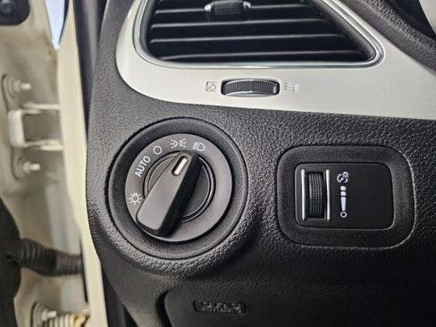 Used 2018 Dodge Journey SE image 14