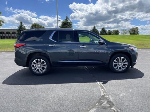Used 2018 Chevrolet Traverse Premier w/ LPO, Floor Liner Package AWD/4WD image 6