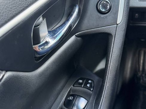 Used 2015 Nissan Altima 2.5 S w/ Power Driver Seat Package FWD image 11