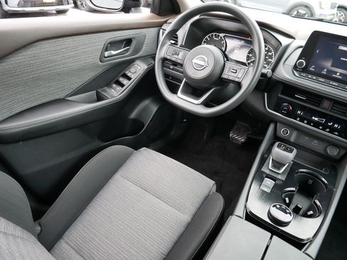 Certified 2023 Nissan Rogue SV image 9