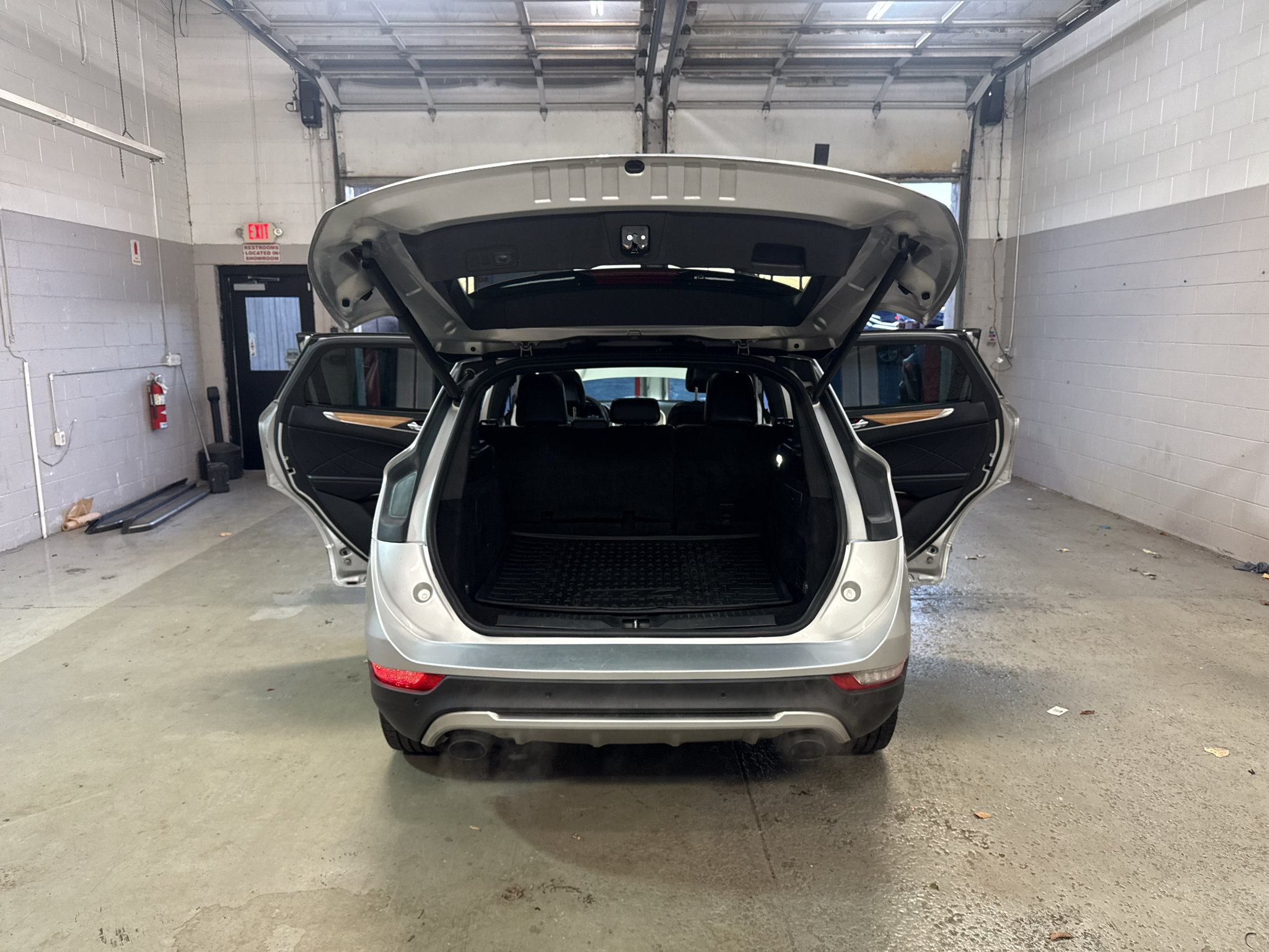 Used 2015 Lincoln MKC AWD w/ Equipment Group 101A Select image 13