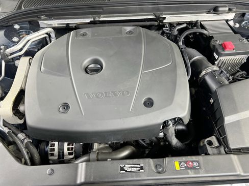 Used 2021 Volvo S60 T5 Inscription image 32