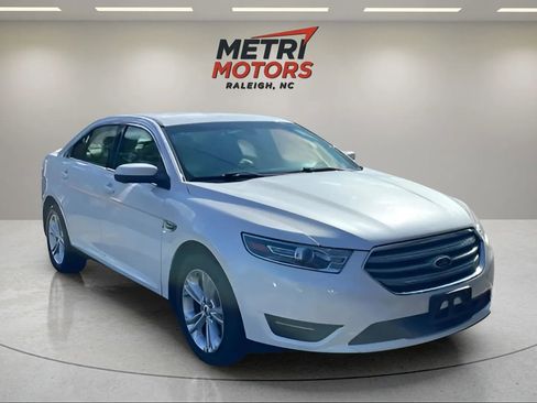Used 2015 Ford Taurus SEL w/ Equipment Group 201A image 6