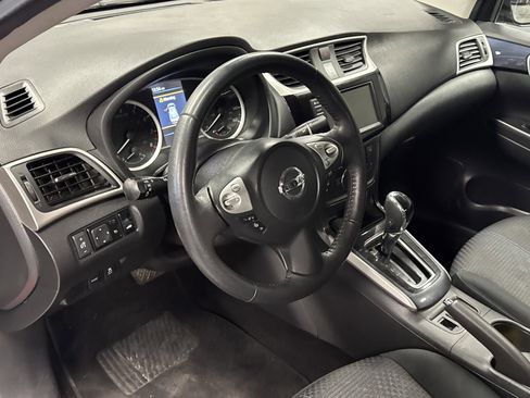 Used 2019 Nissan Sentra SR image 9