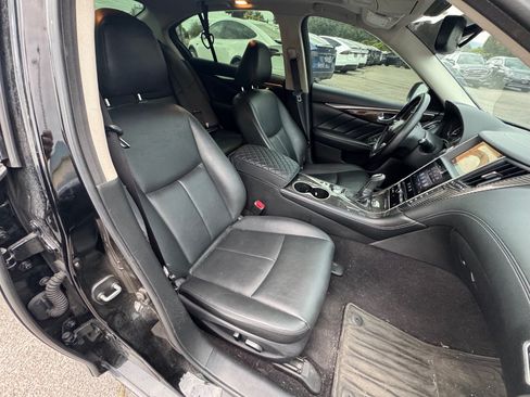 Used 2018 INFINITI Q50 Luxe w/ Essential Package (3.0T Luxe) AWD/4WD image 10