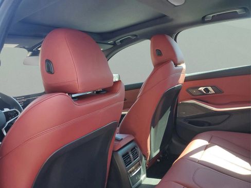 Used 2025 BMW 330i Sedan w/ M Sport Package image 11