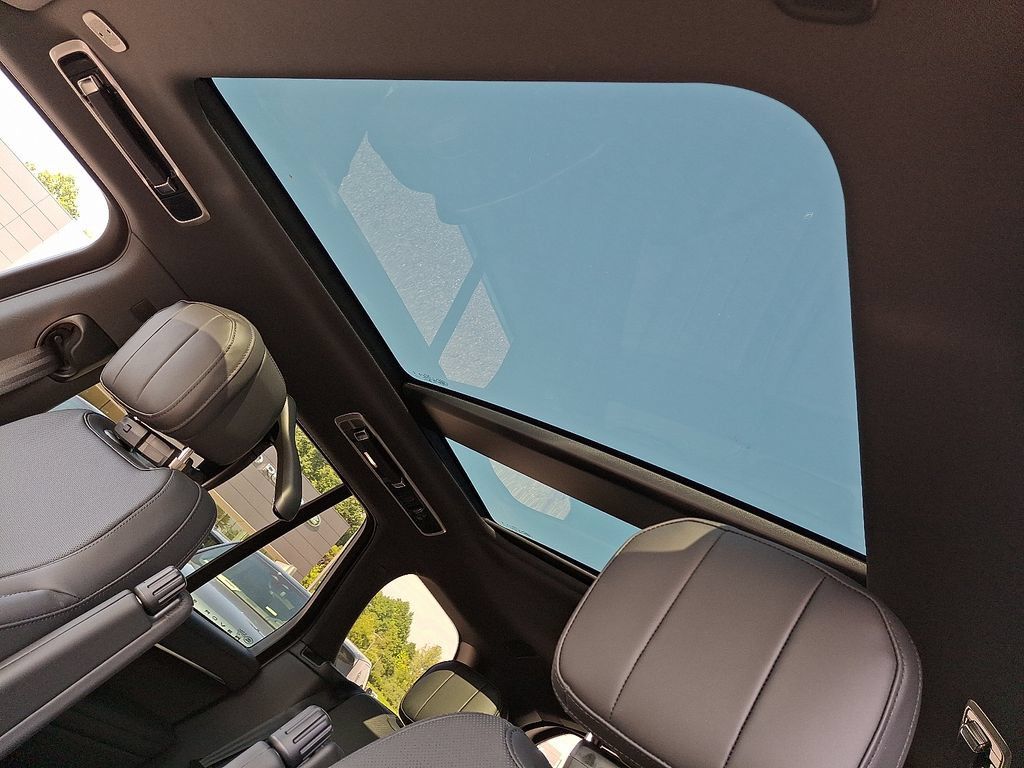 New 2026 Land Rover Range Rover SE AWD/4WD image 10